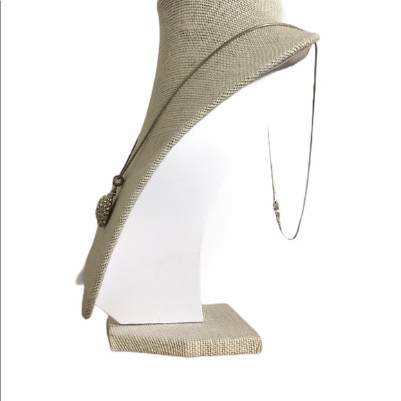 EUC Rhinestone Circle Necklace - Picture 3 of 4